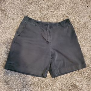 2 pairs of shorts
